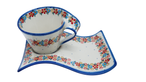 Cup with a tray (A41 D52)
