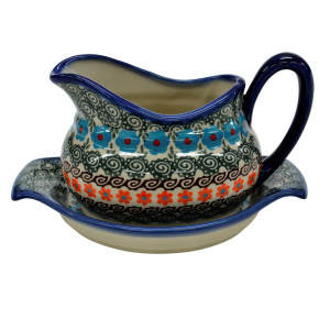 Sauce boat with a tray (A37 D62)