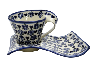 Cup with a tray (A41 D89)     