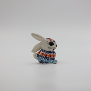 Ceramic rabbit (A532 D69)   
