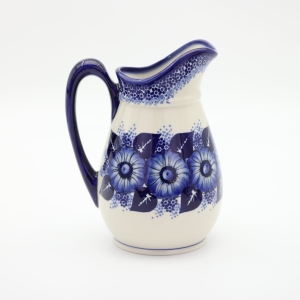 Jug III (A92 D108)