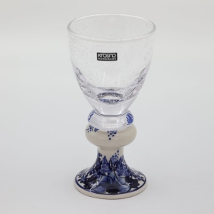 Wine glass with bubbles (A22 D118)         