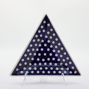 Triangular ceramic platter (A552 D22) 