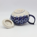 Bolesławiec ceramic teapot – hand-decorated Polish pottery with traditional cobalt patterns. A stylish and durable teapot perfect for serving tea and showcasing authentic Polish ceramic craftsmanship.