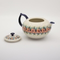 Bolesławiec ceramic teapot – hand-decorated Polish pottery with traditional cobalt patterns. A stylish and durable teapot perfect for serving tea and showcasing authentic Polish ceramic craftsmanship.