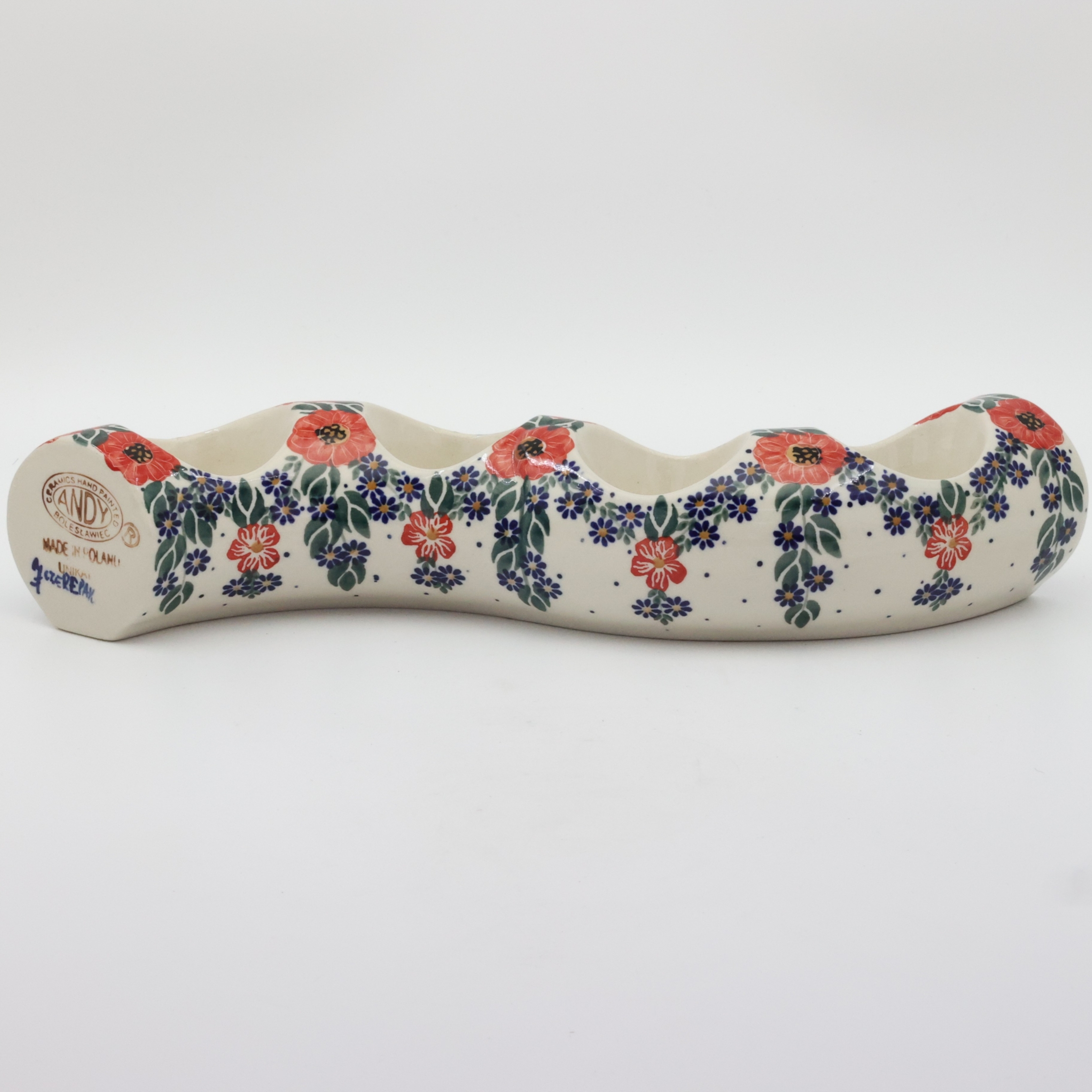 Ceramiczny świecznik bolesławiecki A750 D56 z klasycznym, tradycyjnym wzorem.